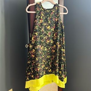Black and yellow loose fitting dress